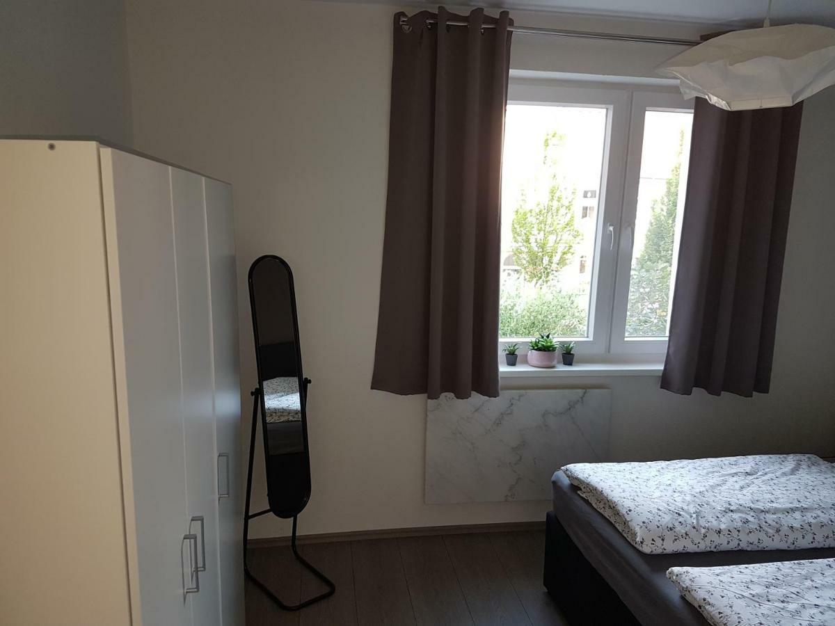 Cafe Marlitt Apartamento Arnstadt Exterior foto